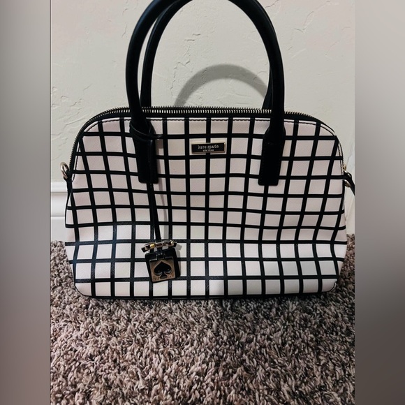 ♠️🤍Kate Spade Bag🤍♠️ - Picture 4 of 9